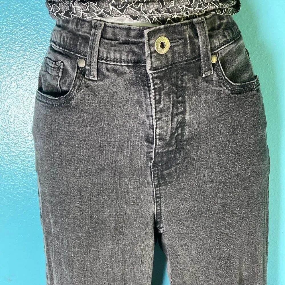 Gloria Vanderbilt “The Perfect Fit” Black Wash Straight Leg Jeans Marked 8 Fit 4